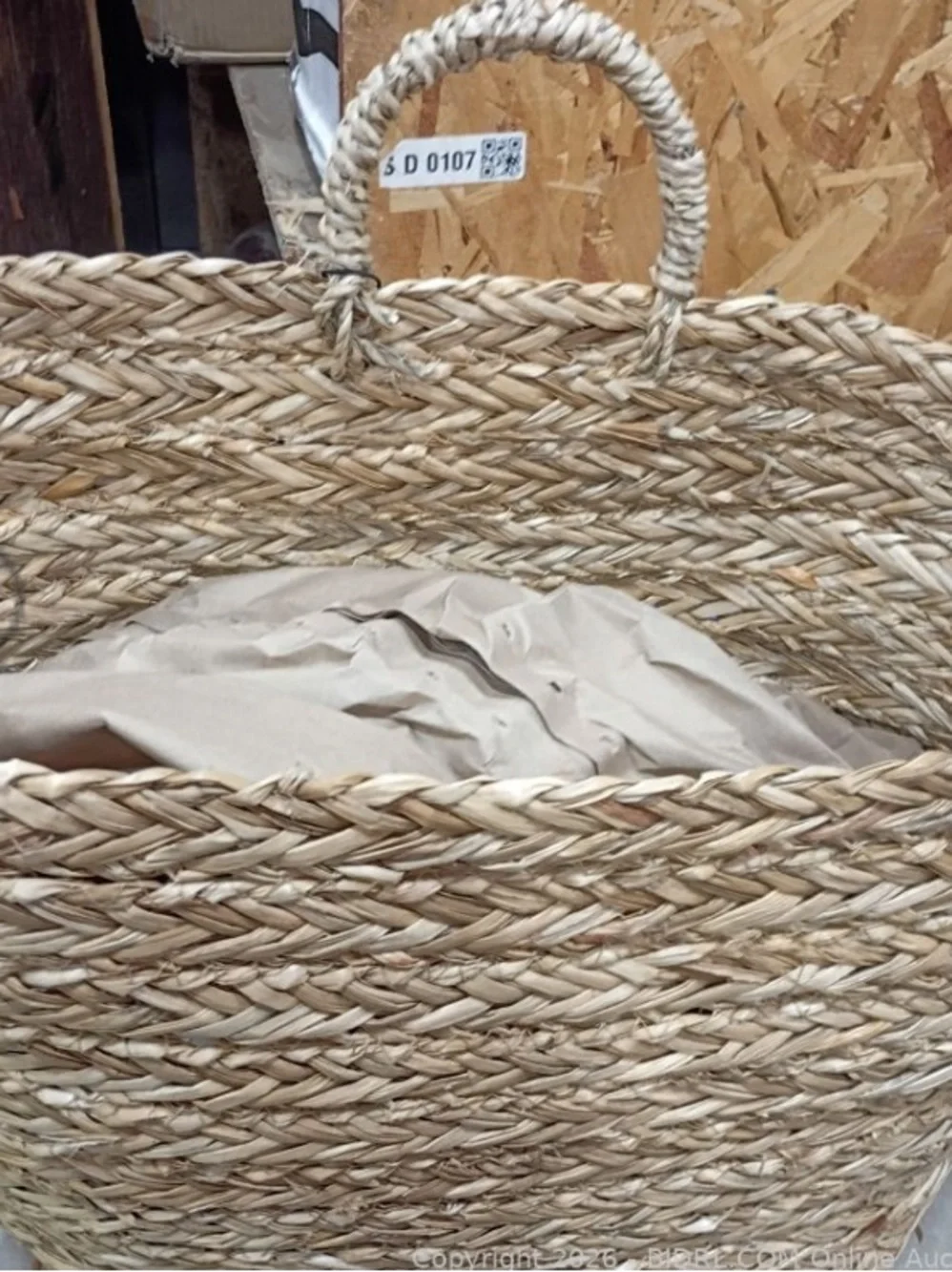 CREATIVE CO-OP NWT Handwoven Seagrass Wall Mount Basket with Handle